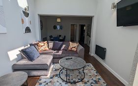 Kinetic Stays - Serenity Holiday Cottages
